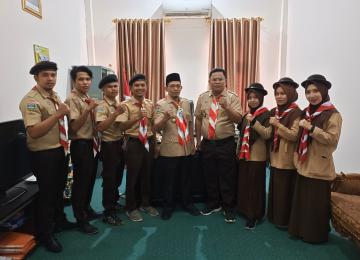 Wakil Rektor III Foto Bersama Peserta Pramuka Perkemahan Wirakarya Nasional Perguruan Tinggi Keagamaan (PWN PTK) ke-XV