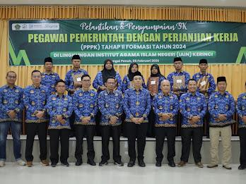 Rektor IAIN Kerinci Lantik dan Serahkan SK PPPK Tahap II Formasi 2024