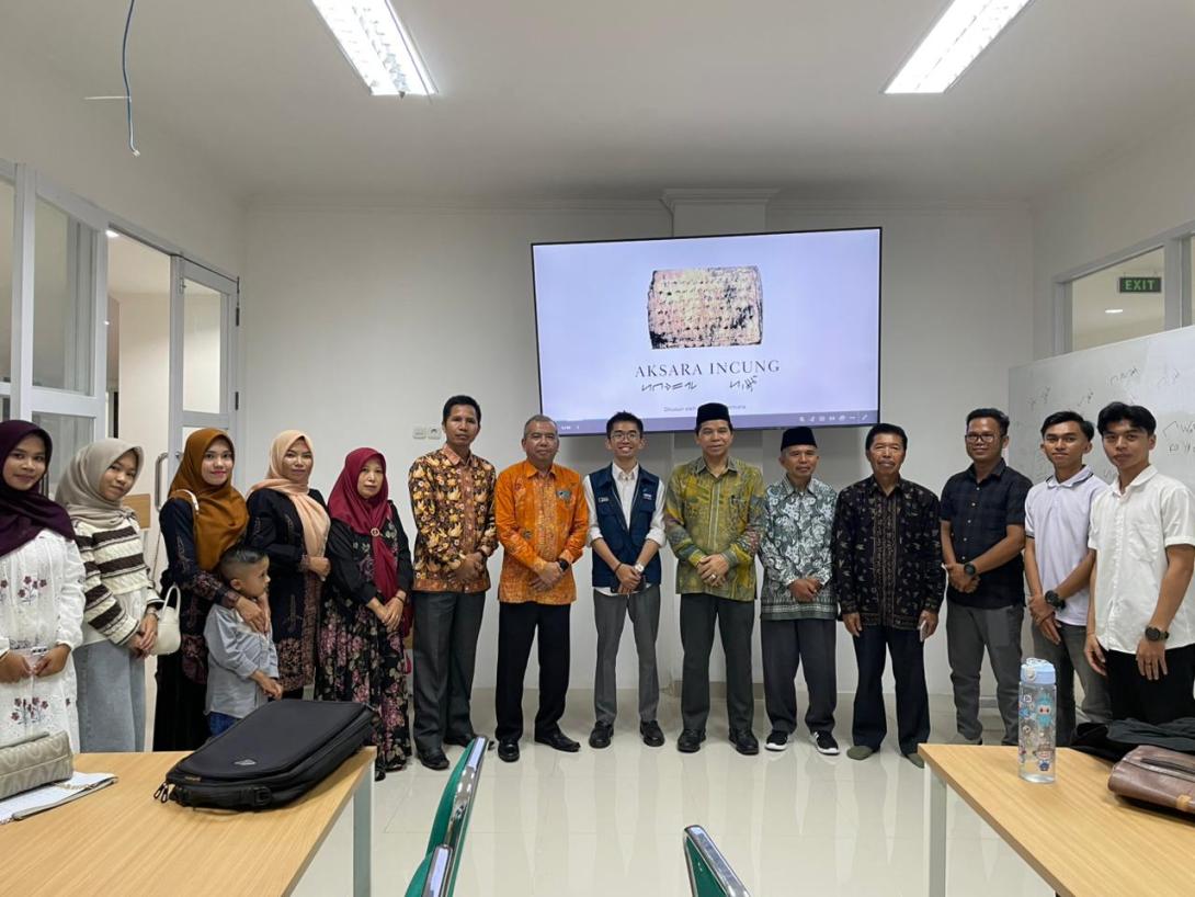Dari Kampus untuk Budaya: Pelatihan Aksara Incung Satukan Lintas Generasi